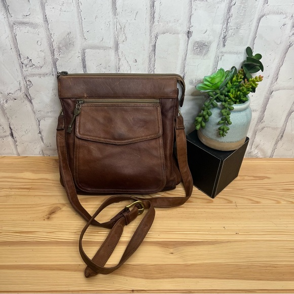 Fossil Handbags - Vintage fossil leather crossbody purse